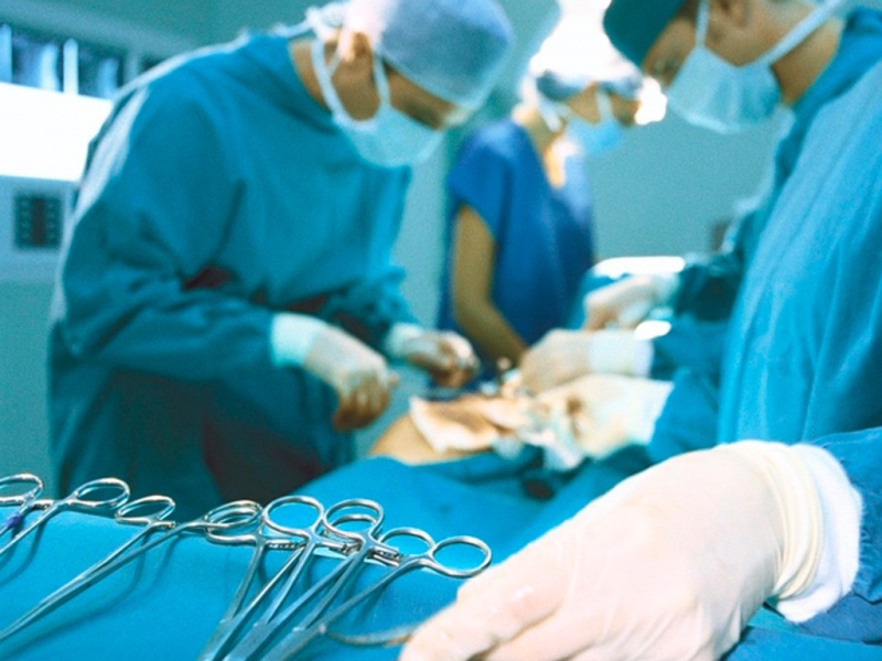Хирурги Оренбурга провели редкую внутриутробную операцию и спасли двойню
