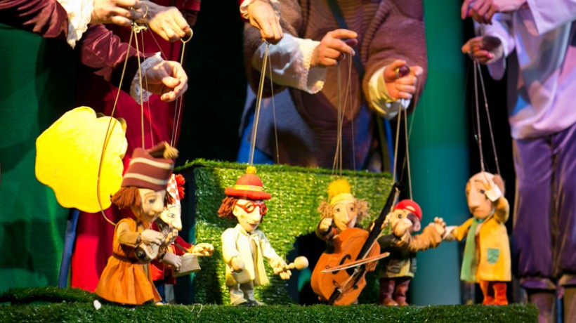 Оренбургские куклы готовят к Новому году сразу два премьерных ...
