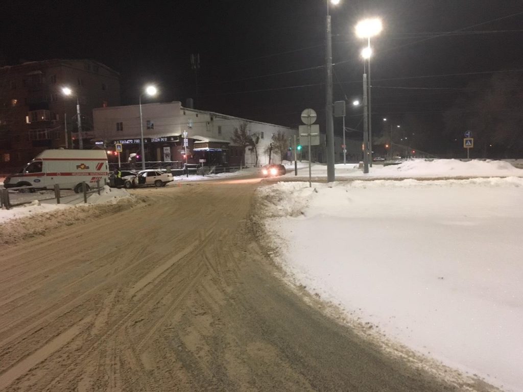 полиция на обочине. водитель в городе оренбурге. дтп на терешковой в оренбурге 10. дтп на парковом проспекте оренбург. водитель в городе оренбурге.
