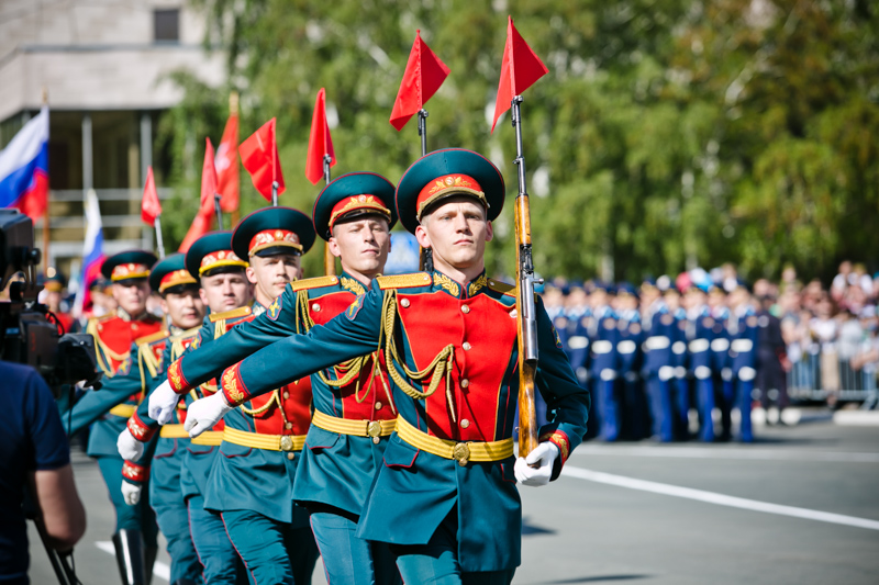 Парад победы в оренбурге фото
