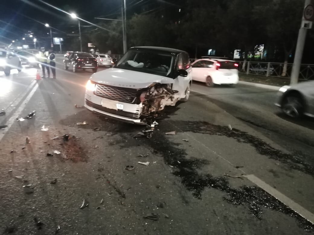 На проспекте Гагарина в Оренбурге в страшной аварии погиб водитель Hyundai  | 06.10.2020 | Новости Оренбурга - БезФормата