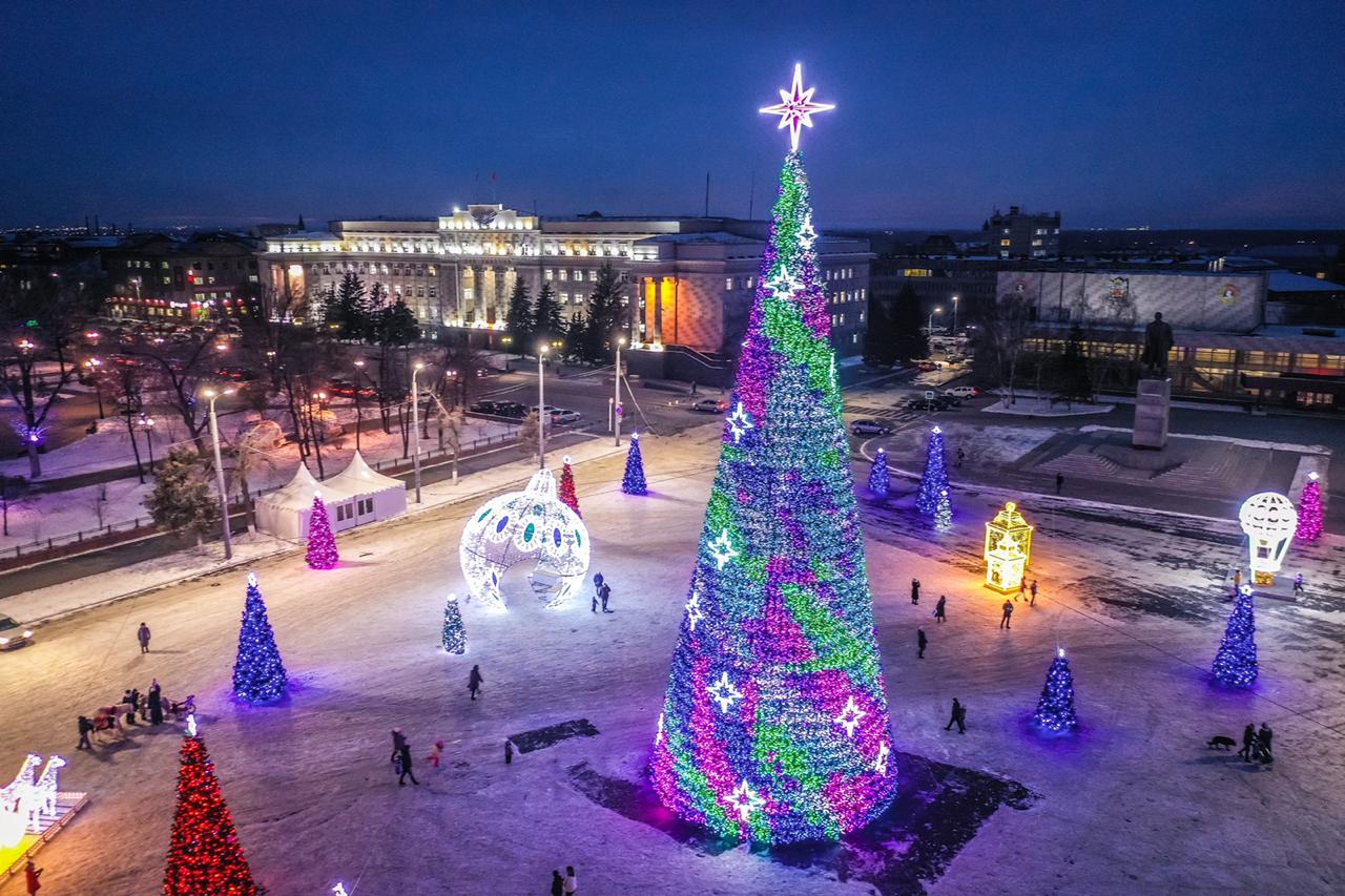 Оренбуржцев в новогоднем городке на площади Ленина ждет большая  шоу-программа | 30.01.2021 | Новости Оренбурга - БезФормата