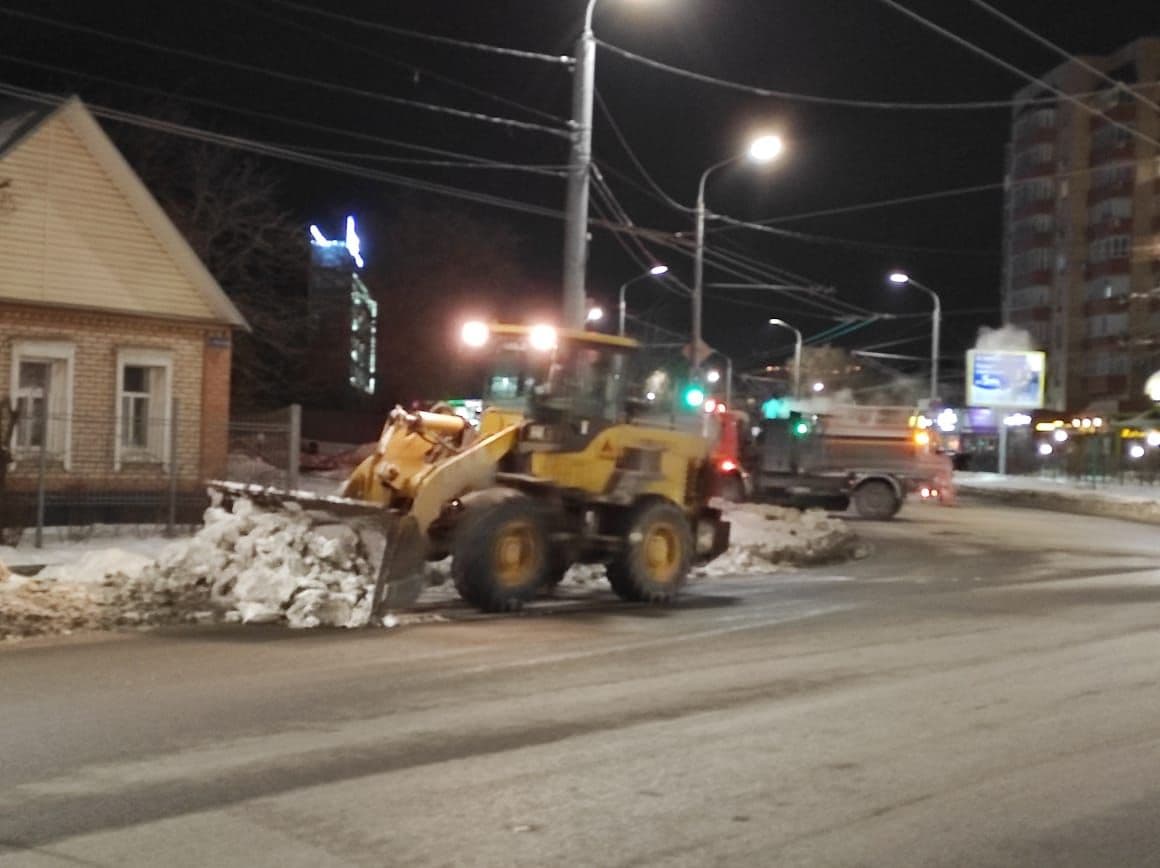 Рождественского сняли. Снежный Оренбург 4к. Оренбург снег бишкунак.