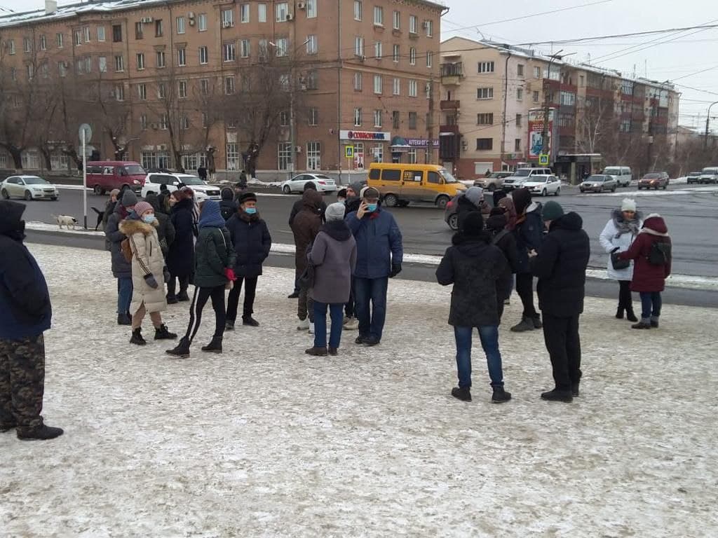 Какая ситуация в городе орск. Орск люди. Орск митинг. Митинг в городе Орске Оренбургская область. Качкарка Оренбург фото.