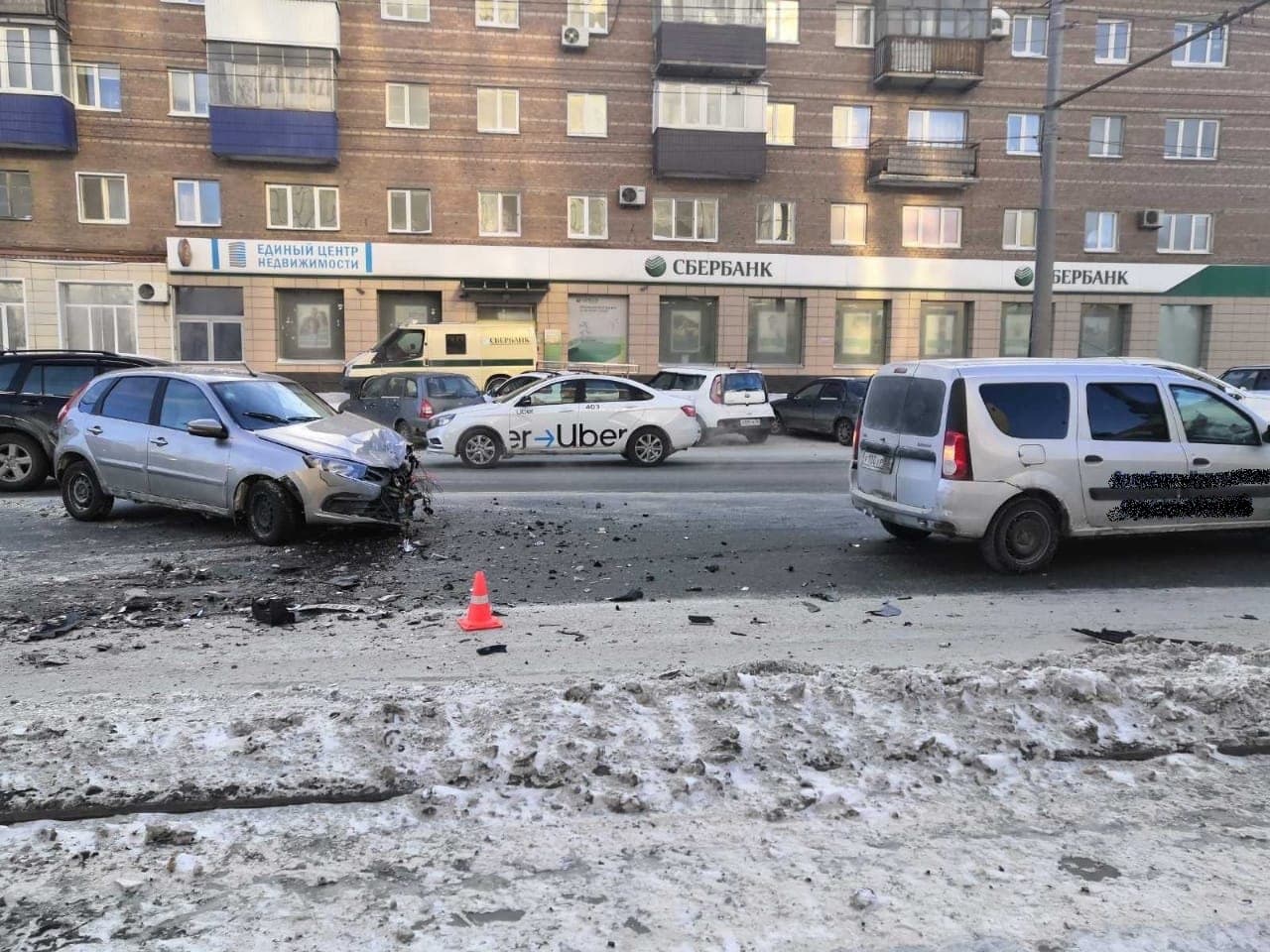 В ДТП на проспекте Победы в Оренбурге пострадали три человека | 25.02.2021  | Новости Оренбурга - БезФормата