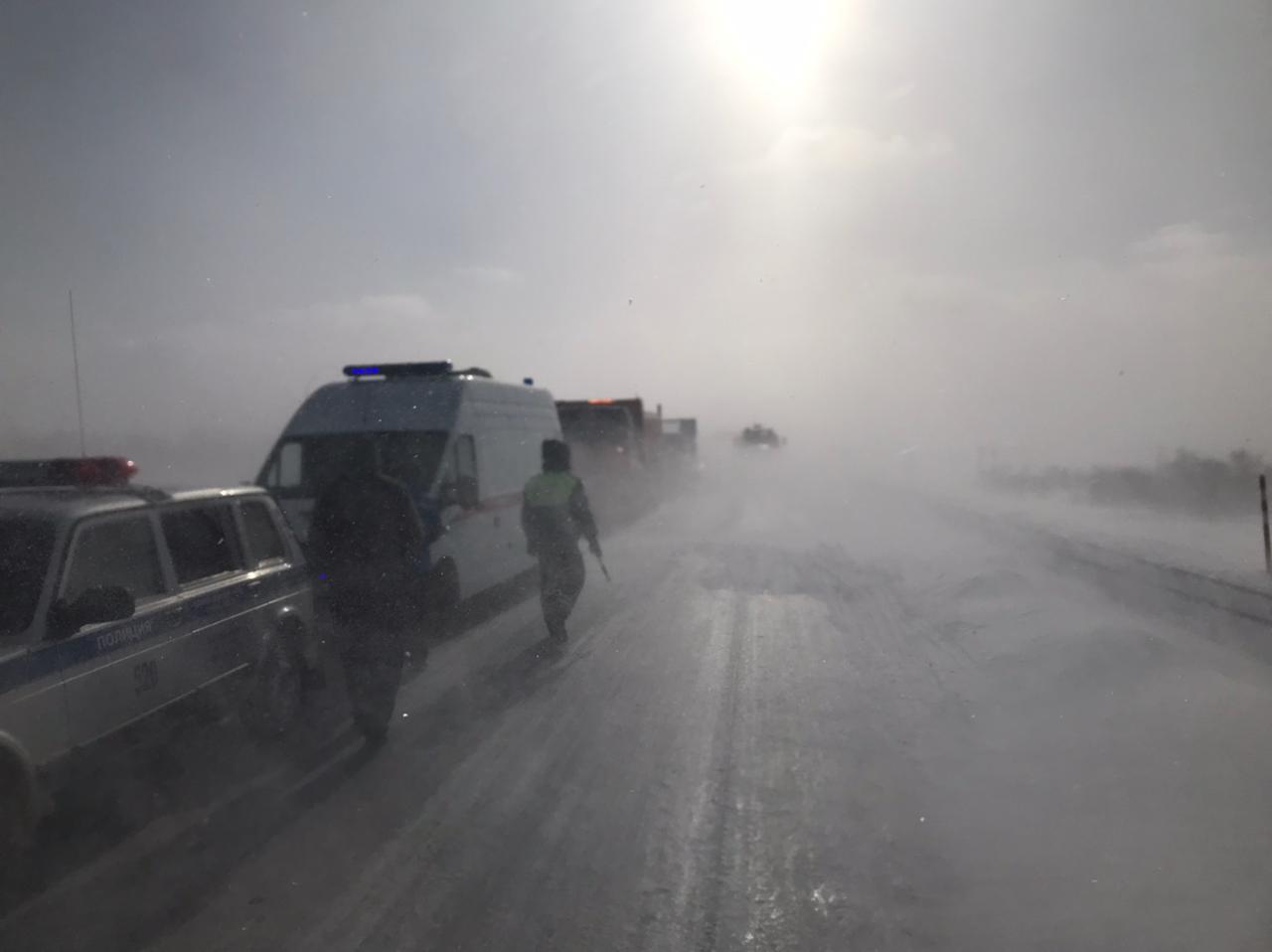 Трасса орск оренбург. Трасса м5 Оренбург Орск. Метель на трассе Оренбург Орск 2021. Трасса Оренбург Орск сейчас. Трасса смерти Орск Оренбург.