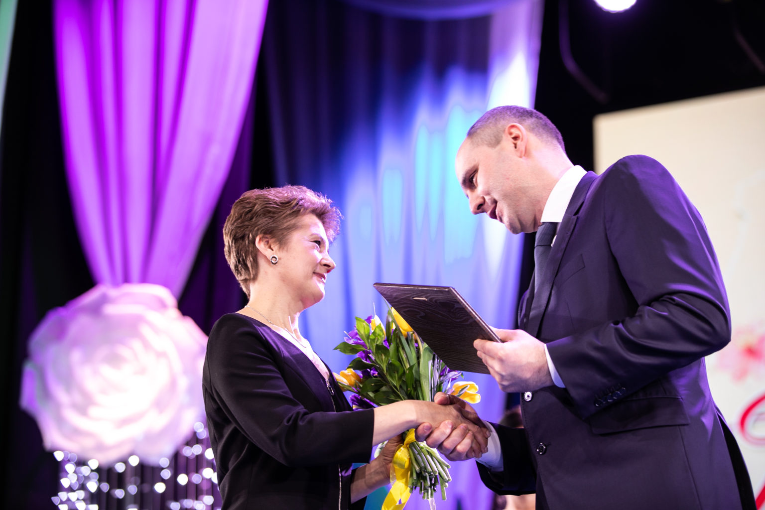 женщина года 2022 оренбург. женщина оренбуржья. конкурс женщина оренбуржья. женщина оренбуржья. награждение.