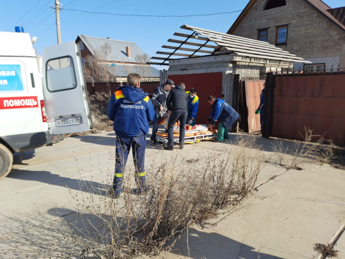 9 января оренбург. Балаково врачи скорой помощи. Пожарный спасательный дом. Врач скорой помощи Чиркова.