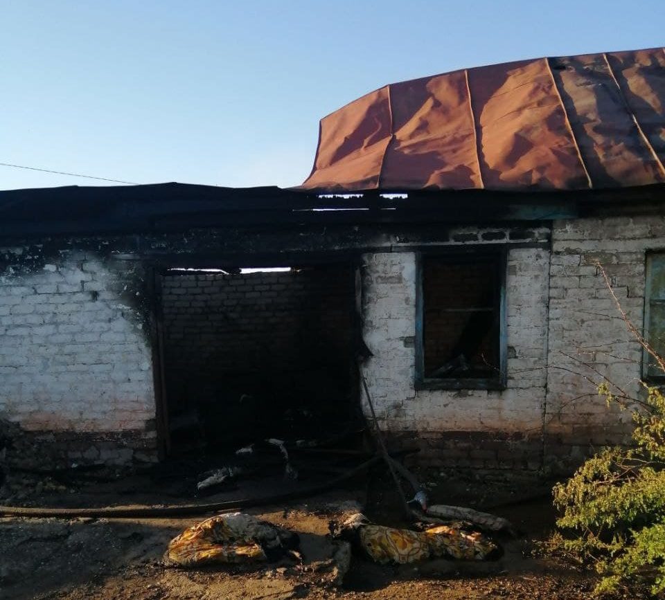 В Новосергиевском районе сгорели два жилых дома | 18.05.2021 | Новости  Оренбурга - БезФормата