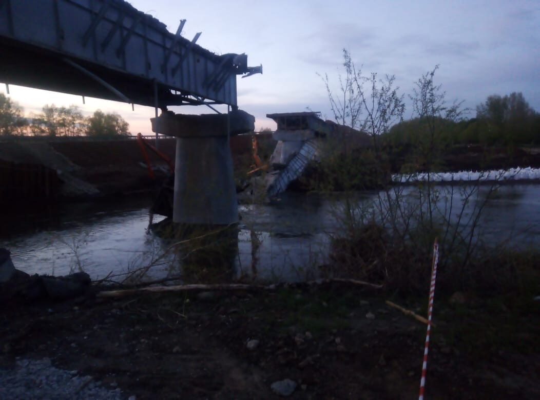 Обрушение моста в Октябрьском районе Оренбургской области