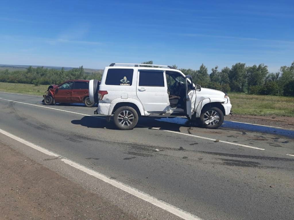 При столкновении двух автомобилей на автодороге Оренбург-Казань пострадали  4 человека | 19.06.2021 | Новости Оренбурга - БезФормата