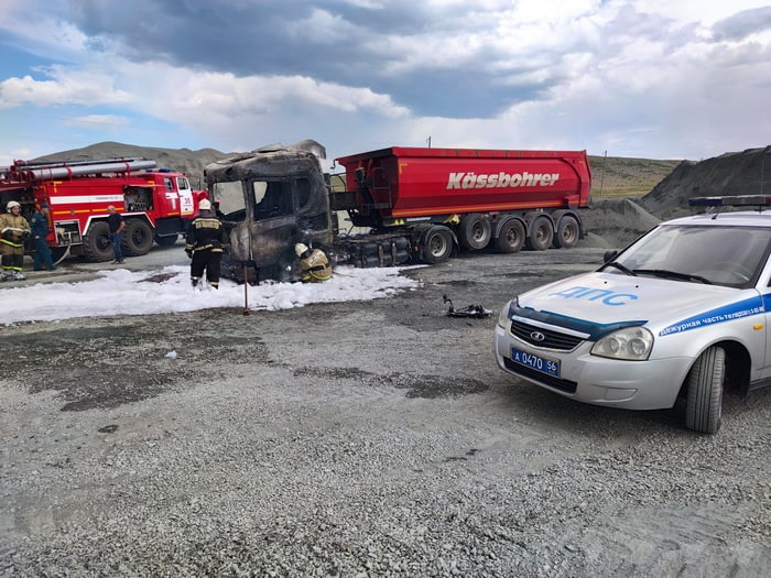 В Кувандыкском районе при разгрузке щебня сгорела грузовая Scania В Кувандыкском районе при разгрузке щебня сгорела грузовая Scania