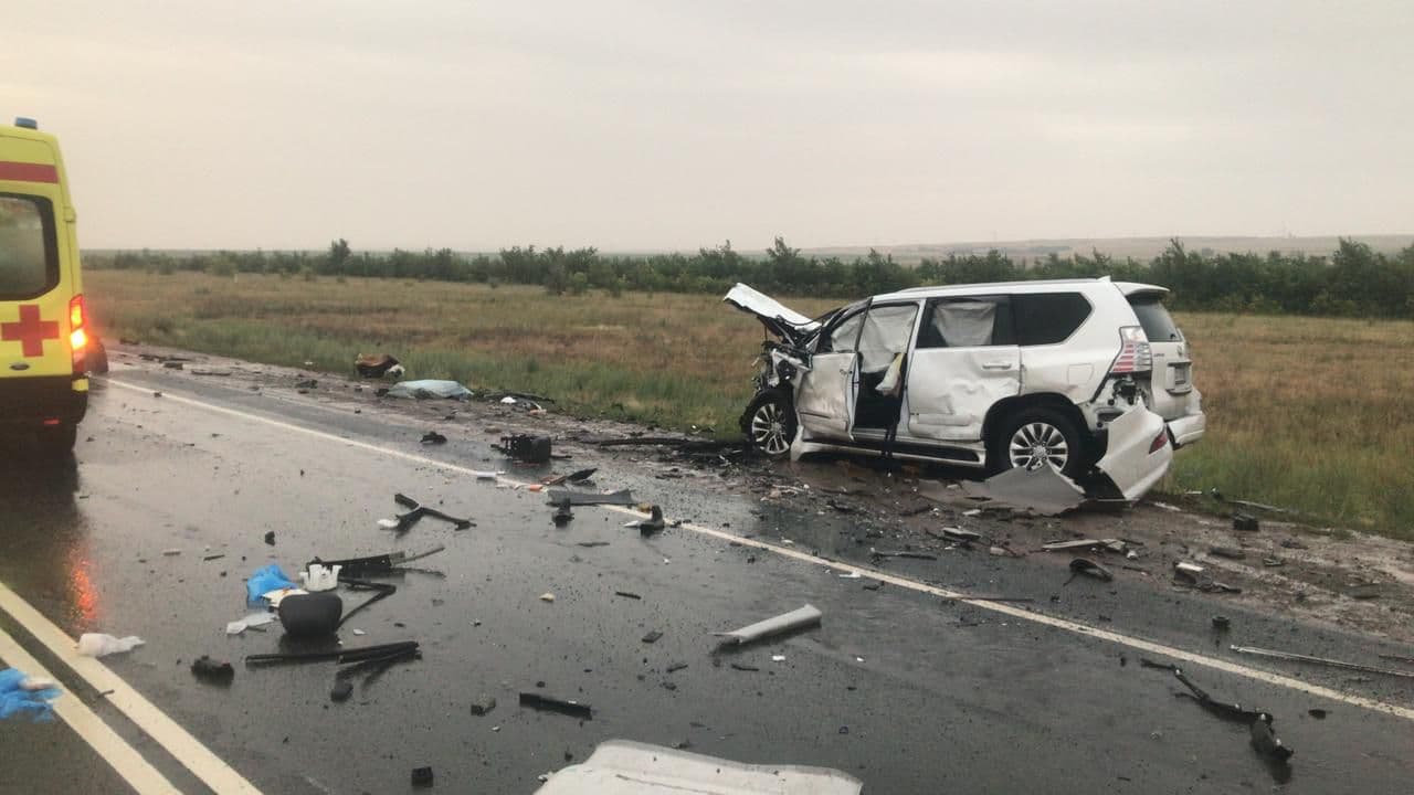 В Оренбуржье при столкновении Toyota RAV4 и Lexus погибла женщина-водитель  | 07.07.2021 | Новости Оренбурга - БезФормата