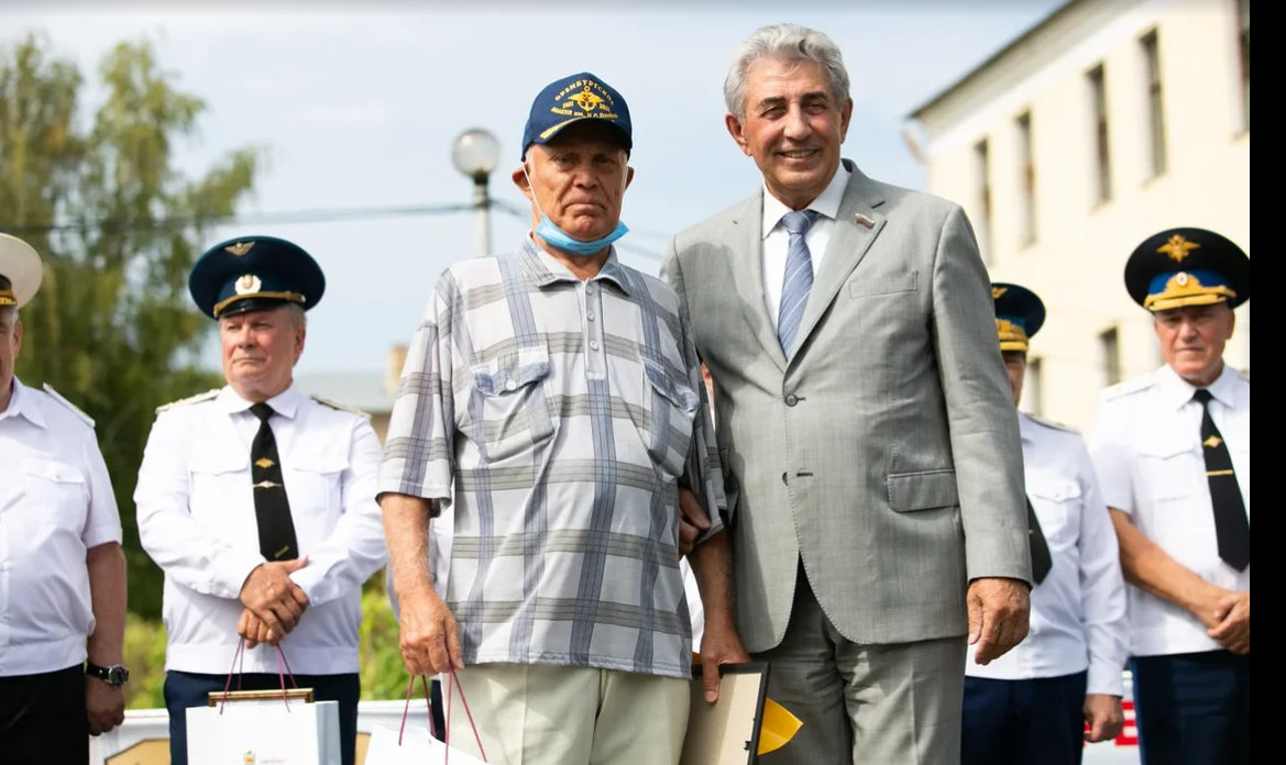 Денис Паслер поздравил выпускников Оренбургской летки со 100-летием училища  | 10.08.2021 | Новости Оренбурга - БезФормата