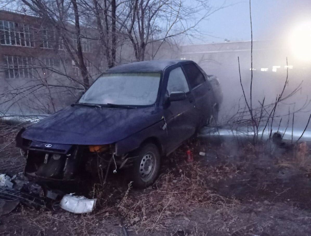 В Южном поселке Оренбурга автомобиль повредил трубопровод — Новости  Оренбурга и Оренбургской области на РИА56