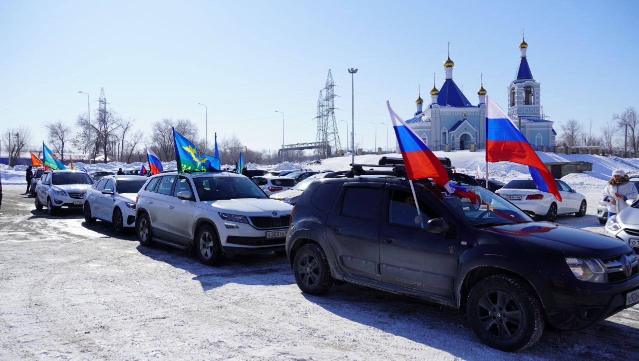 В Оренбурге прошел автопробег, посвященный воссоединению Крыма с Россией |  18.03.2022 | Новости Оренбурга - БезФормата