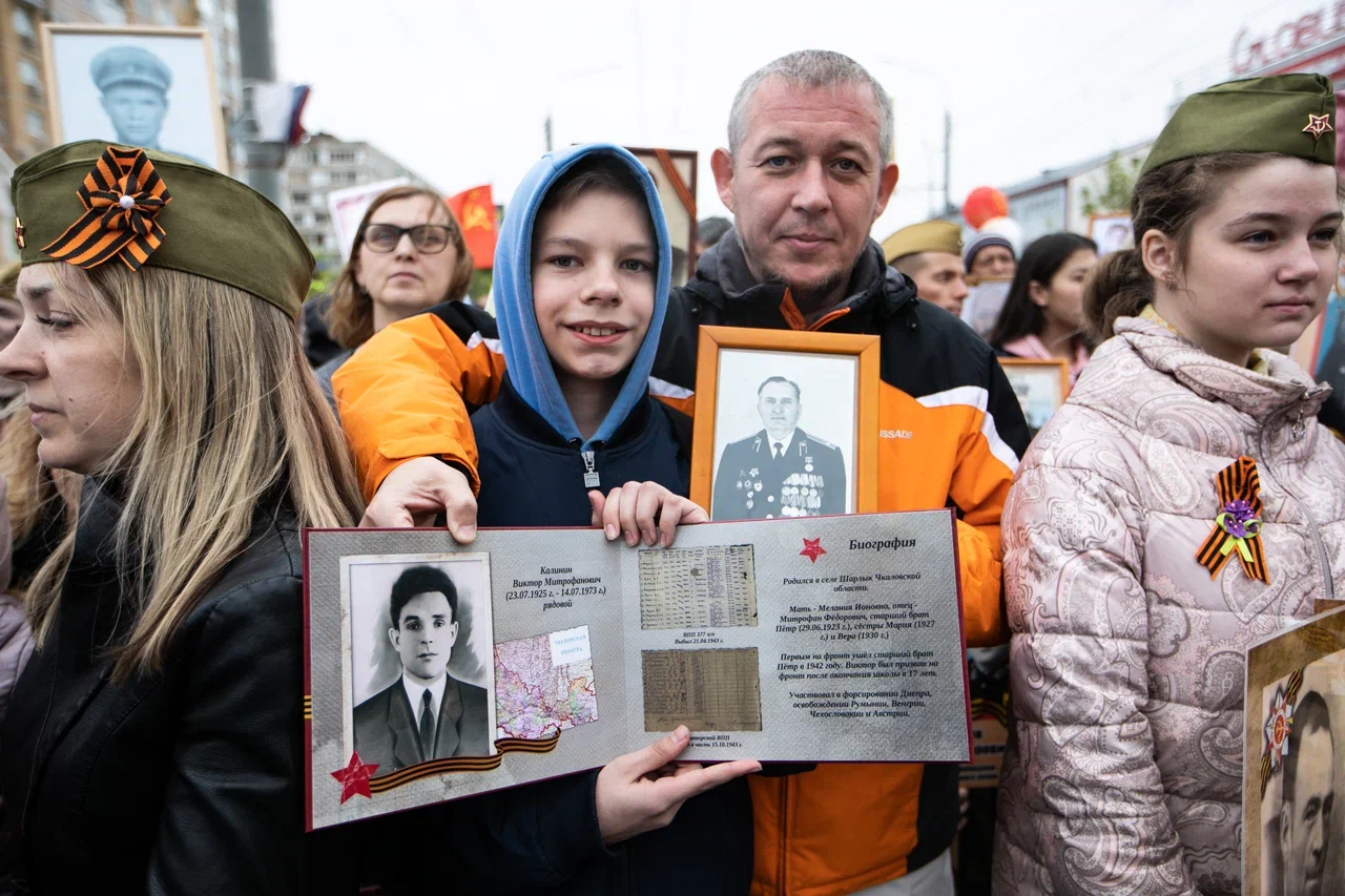 Бессмертный полк и Спасская башня