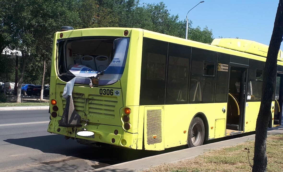 В Оренбурге в ДТП с двумя автобусами на Дзержинского пострадали 5  пассажиров | 11.08.2022 | Новости Оренбурга - БезФормата