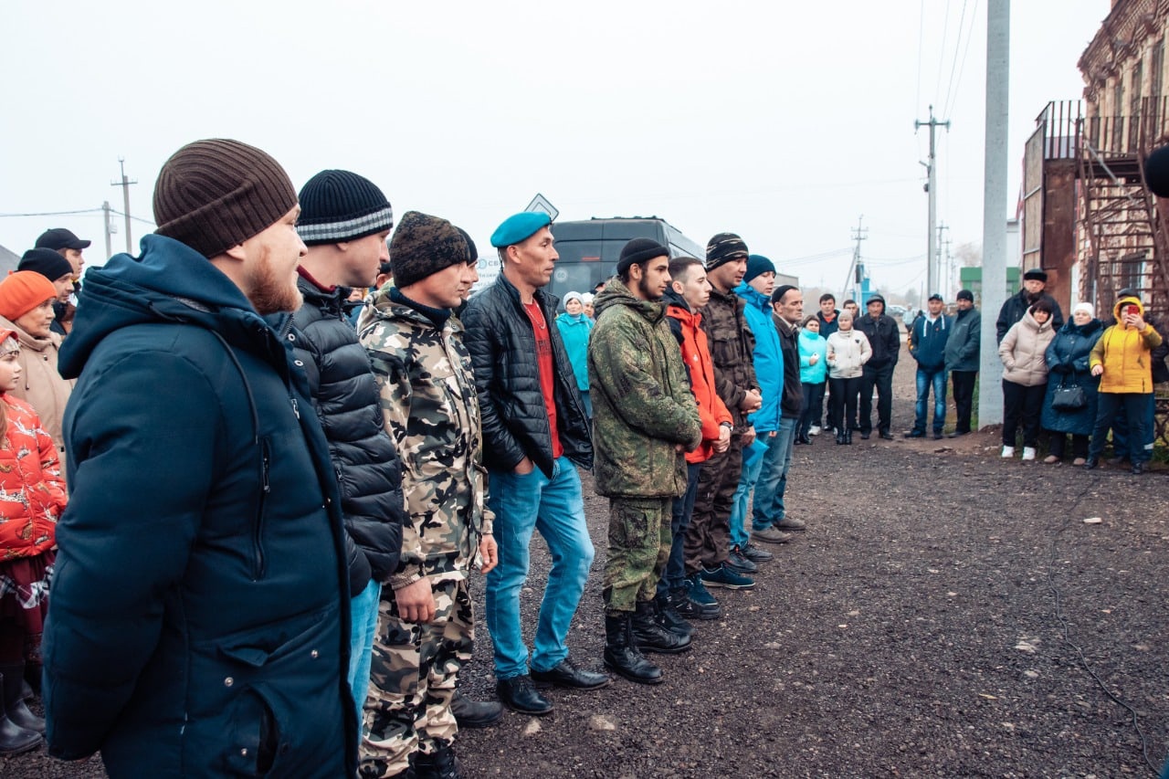 В Абдулино проводили мобилизованных земляков на боевую подготовку и  слаживание — Новости Оренбурга и Оренбургской области на РИА56