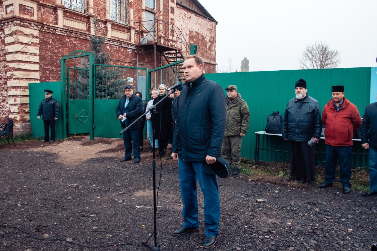 В Абдулино проводили мобилизованных земляков на боевую подготовку и  слаживание | 22.10.2022 | Новости Оренбурга - БезФормата