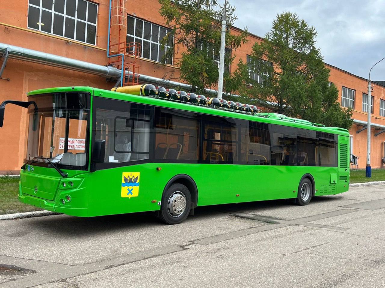 110 автобус оренбург. Оренбургский автобус ЛИАЗ. ЛИАЗ В Оренбурге. ЛИАЗ зеленый. Зеленый автобус.