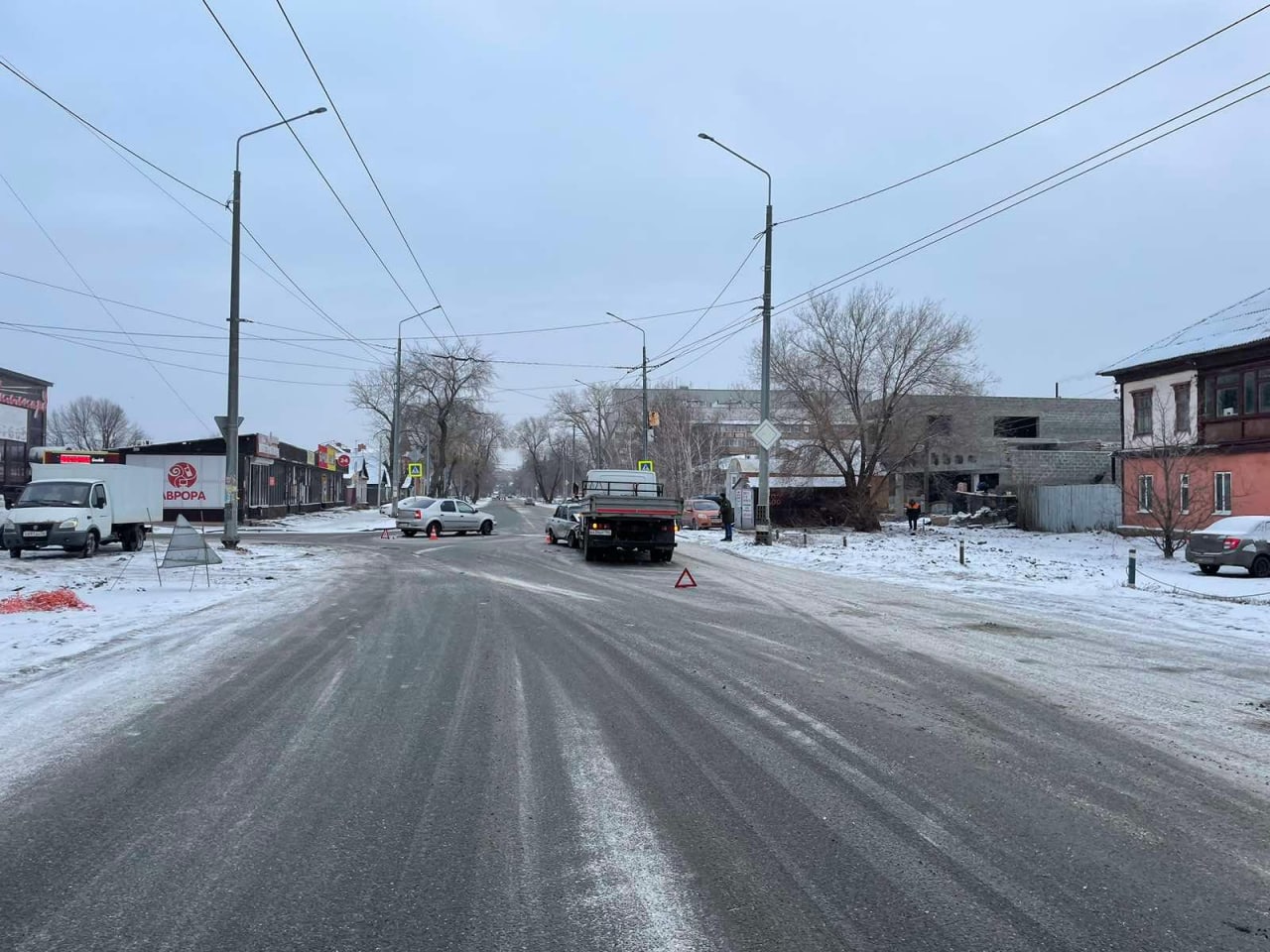 В Оренбурге после тройного ДТП погиб 64-летний водитель ВАЗ-2107 |  06.12.2022 | Новости Оренбурга - БезФормата