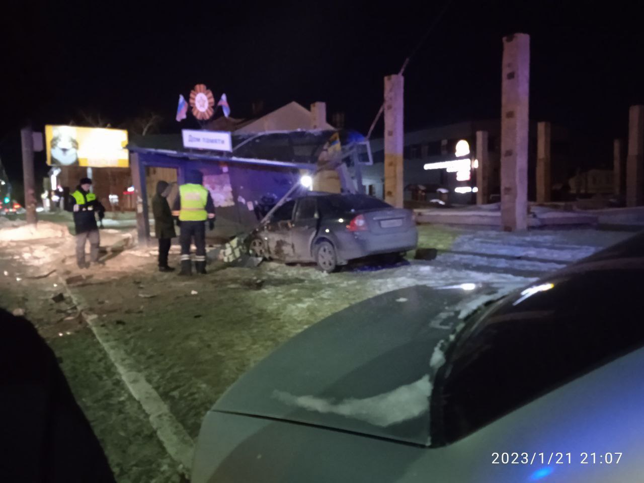 В Оренбурге на проспекте Победы столкнулись две иномарки, есть пострадавшие  | 21.01.2023 | Новости Оренбурга - БезФормата