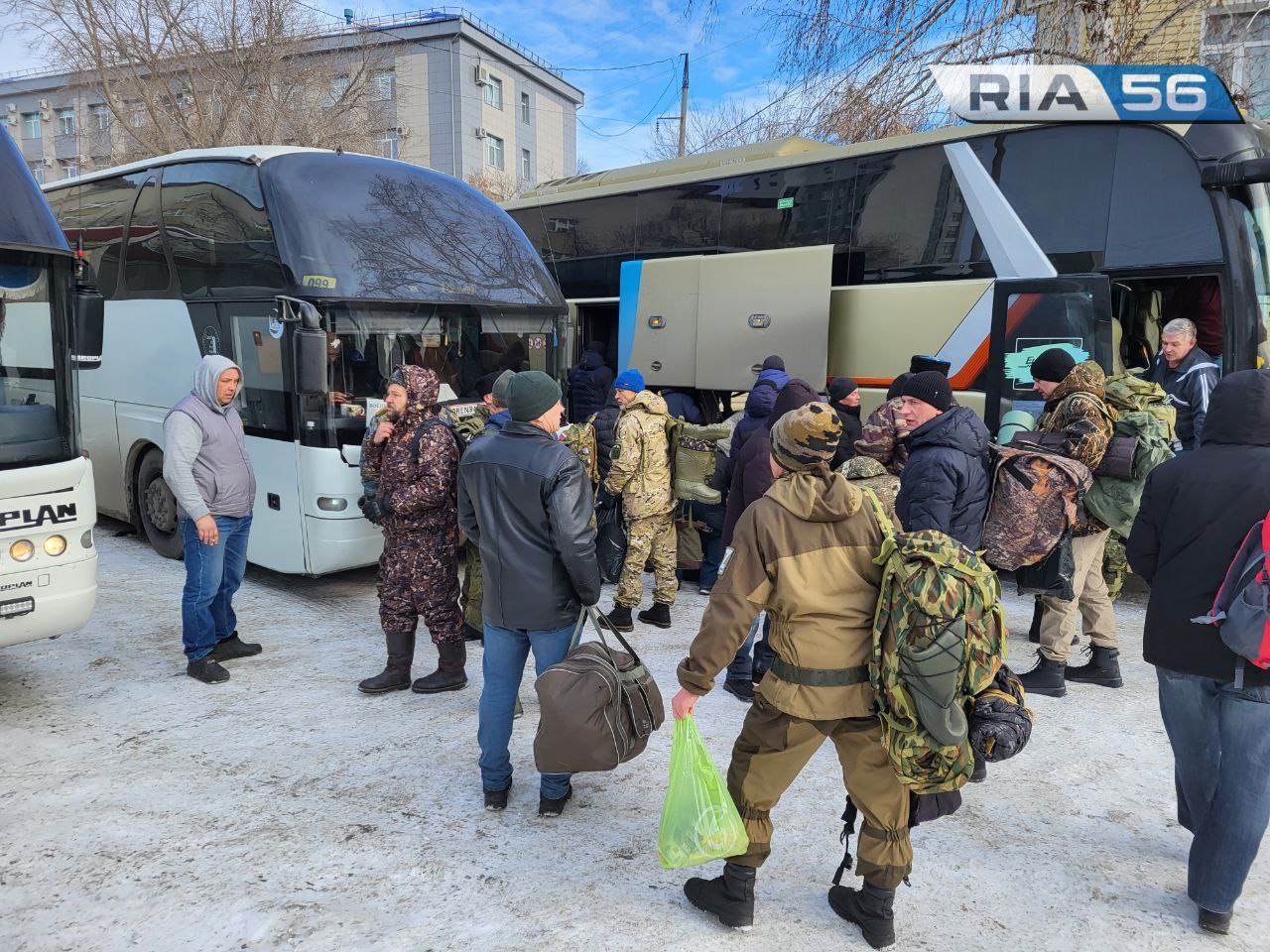 Более 200 добровольцев отправились в зону СВО в рядах казачьего отряда  «БАРС-6» — Новости Оренбурга и Оренбургской области на РИА56