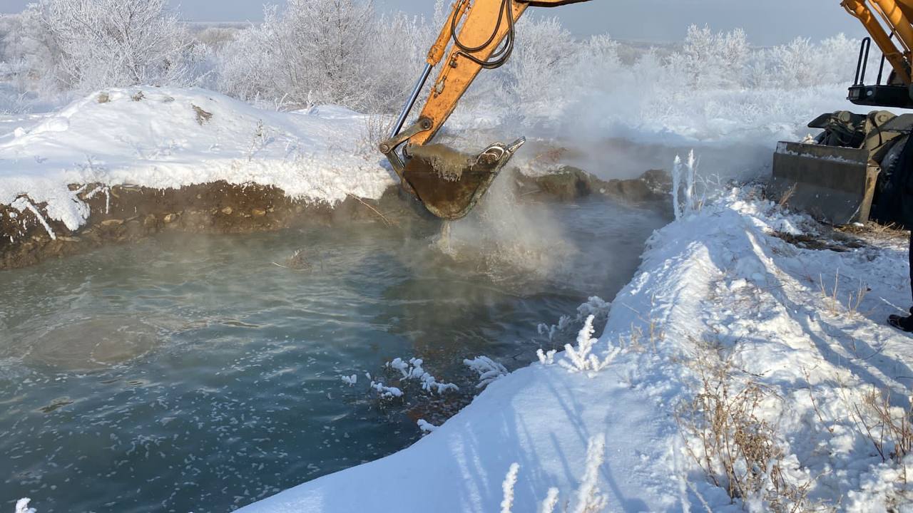 В Орске в поселке ОЗТП из-за коммунальной аварии без воды остались 14 тыс.  человек | 30.01.2023 | Новости Оренбурга - БезФормата