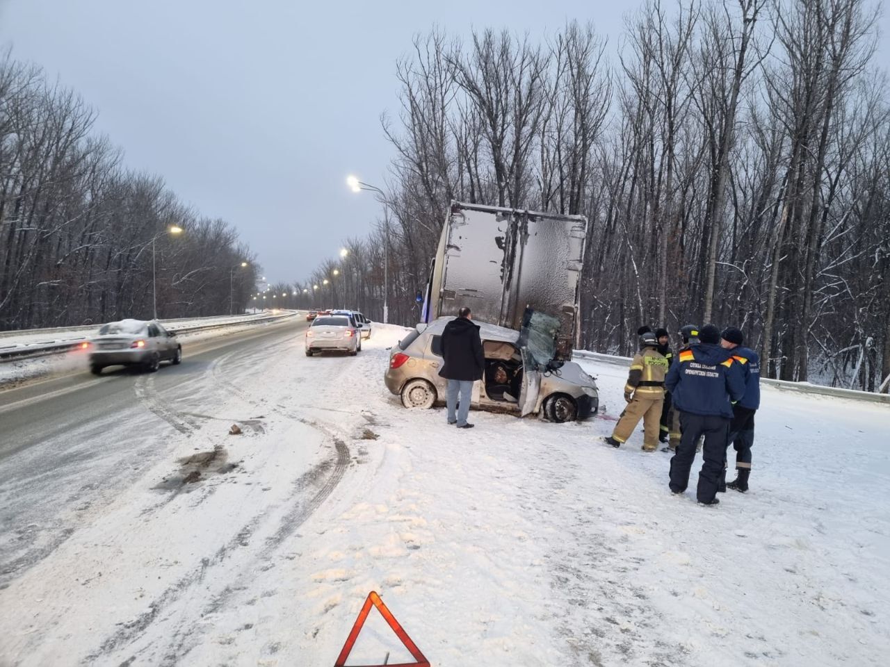 У села Подгородняя Покровка в ДТП с фурой погибла девушка-водитель  автомобиля Škoda | 20.02.2023 | Новости Оренбурга - БезФормата