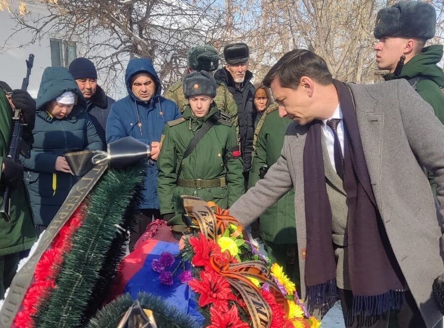 Свежие новости оренбургской области. Похороны военнослужащего Адамовский район.