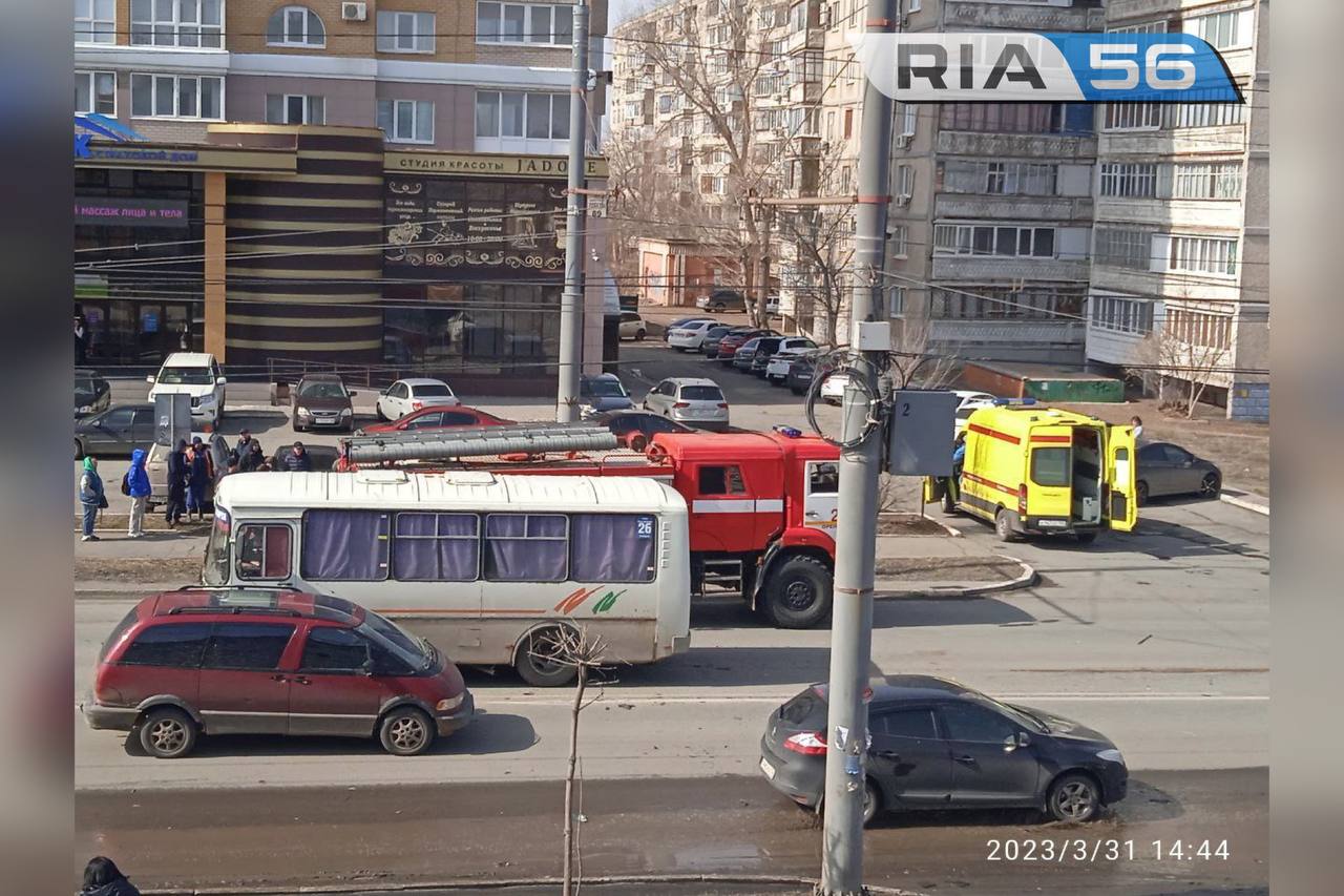 В Оренбурге в ДТП на проспекте Победы пострадала девушка | 31.03.2023 |  Новости Оренбурга - БезФормата