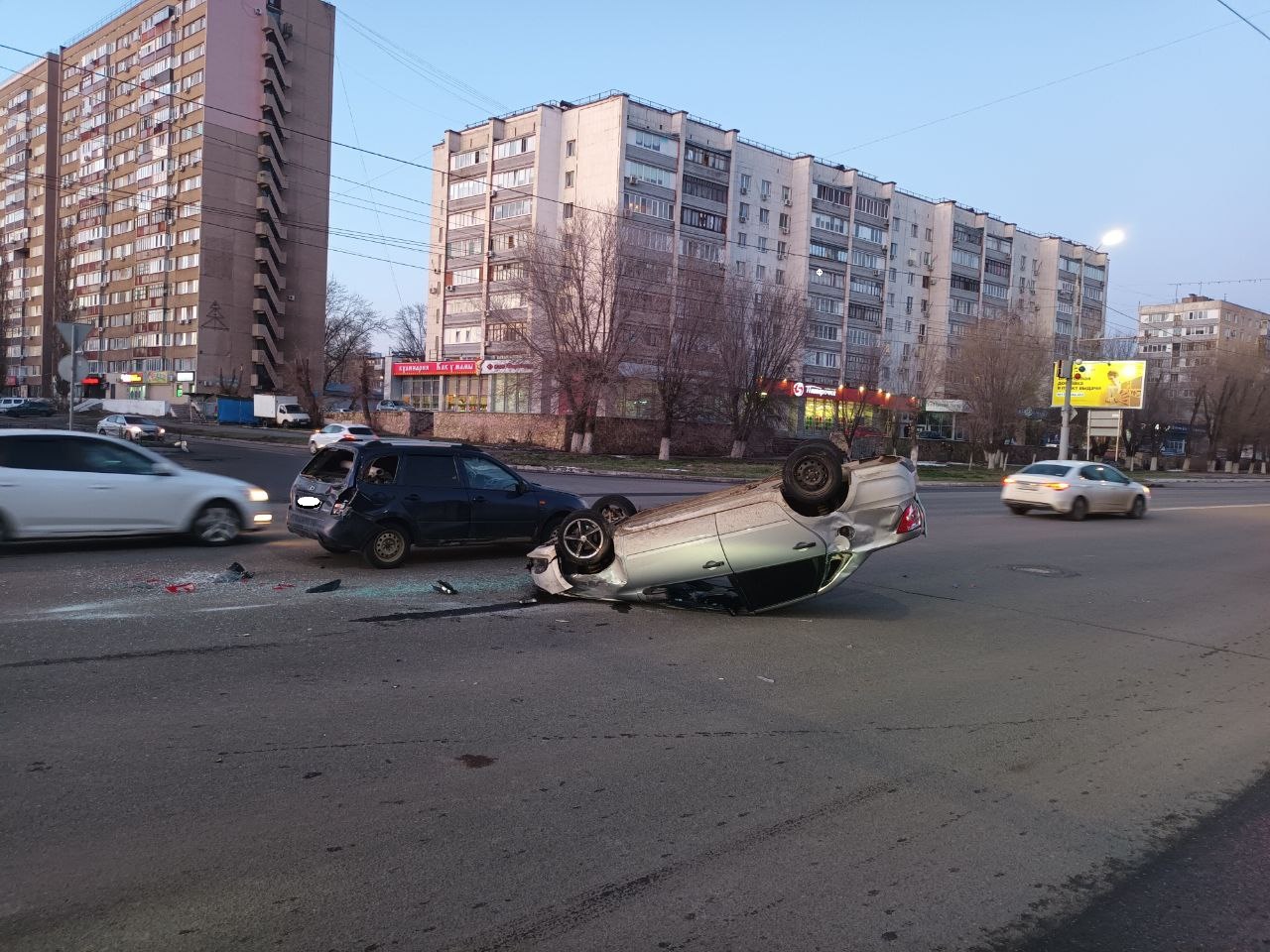 В Оренбурге на проспекте Гагарина столкнулись три автомобиля | 16.04.2023 |  Новости Оренбурга - БезФормата