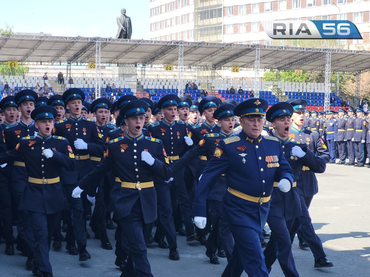 В Оренбурге в третий раз прошел гарнизонный смотр строевой песни |  07.05.2023 | Новости Оренбурга - БезФормата