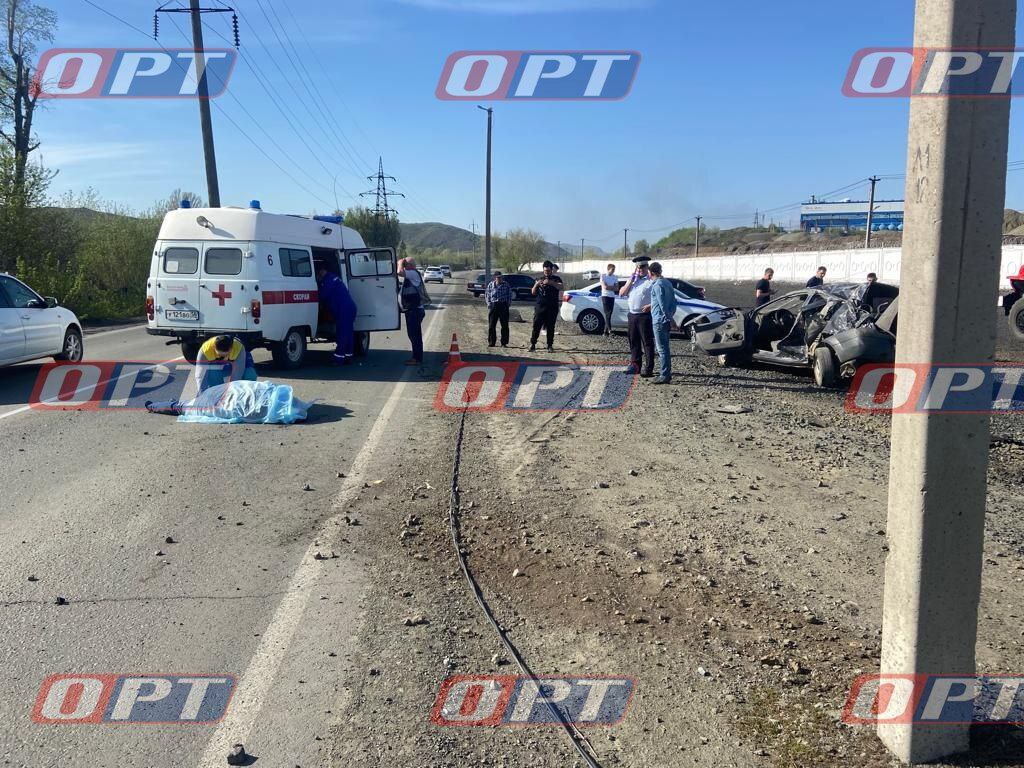 В Медногорске легковой автомобиль снес опору ЛЭП. Водитель погиб |  03.05.2023 | Новости Оренбурга - БезФормата