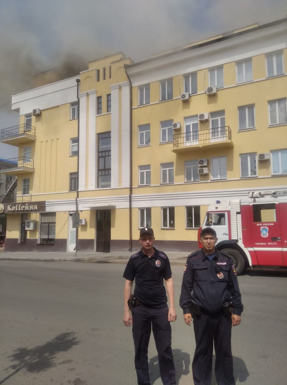 Центр Оренбурга оцеплен из-за сильного пожара в жилом доме на М.Горького |  17.05.2023 | Новости Оренбурга - БезФормата