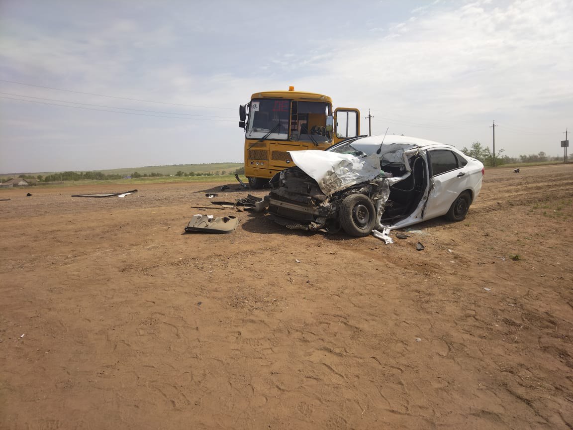 В Сакмарском районе в ДТП со школьным автобусом погиб 20-летний парень |  01.06.2023 | Новости Оренбурга - БезФормата