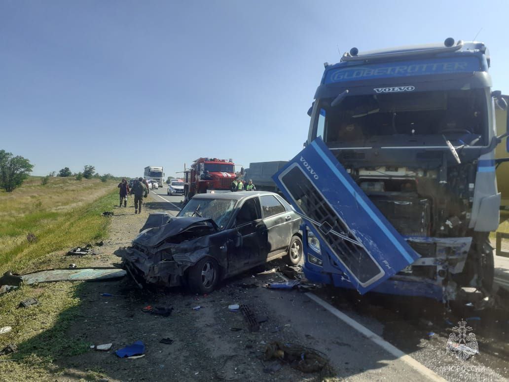 МЧС: В ДТП в Октябрьском районе погиб мужчина, пострадали ребенок и трое  взрослых | 19.06.2023 | Новости Оренбурга - БезФормата