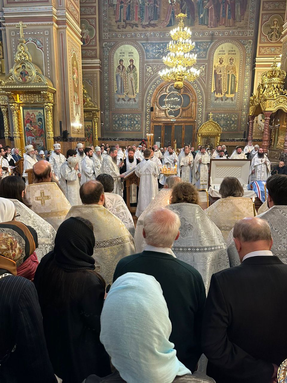 В городе Дзержинский проходит прощание с митрополитом Оренбургским и  Саракташским Вениамином | 09.09.2023 | Новости Оренбурга - БезФормата