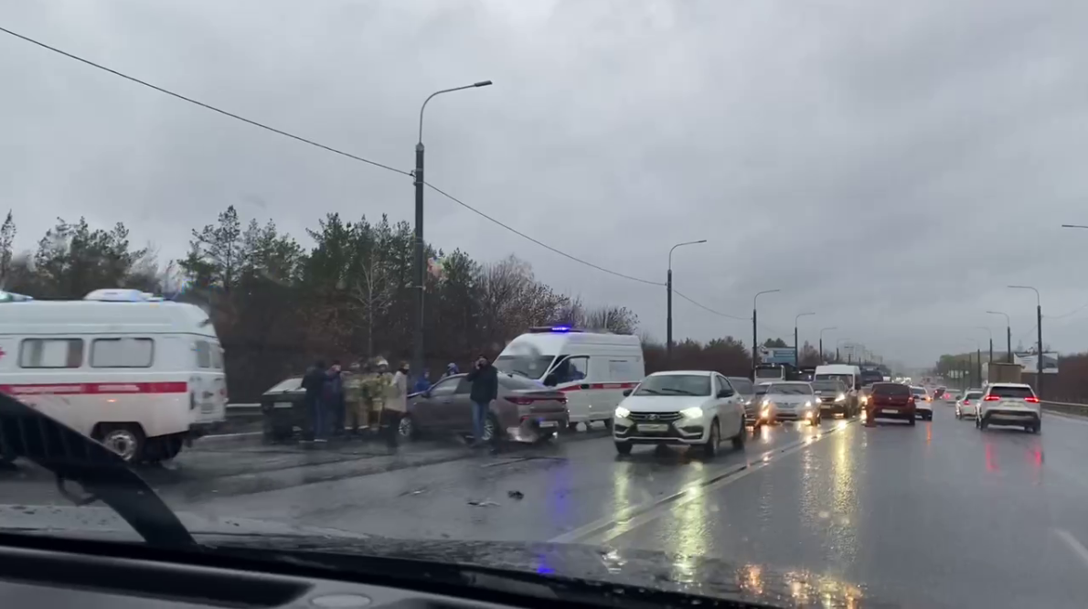 В Оренбурге на Нежинском шоссе в массовом ДТП погибла женщина | 21.10.2023  | Новости Оренбурга - БезФормата