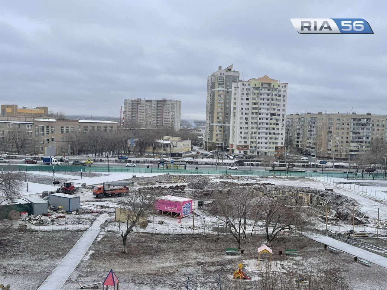 Он все-таки выпал. Оренбург постепенно заметает снегом | 17.12.2023 |  Новости Оренбурга - БезФормата