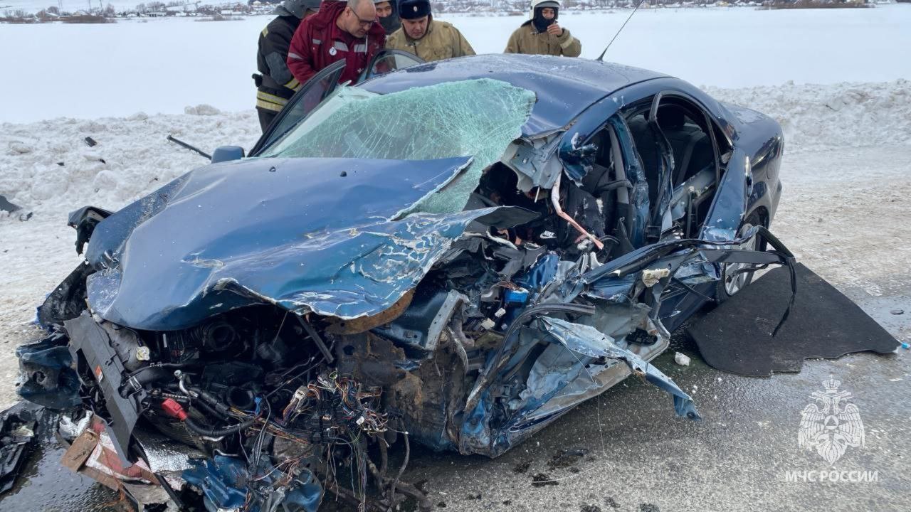 В жуткой автокатастрофе с тремя машинами на трассе Уфа-Оренбург пострадали  6 человек — Новости Оренбурга и Оренбургской области на РИА56