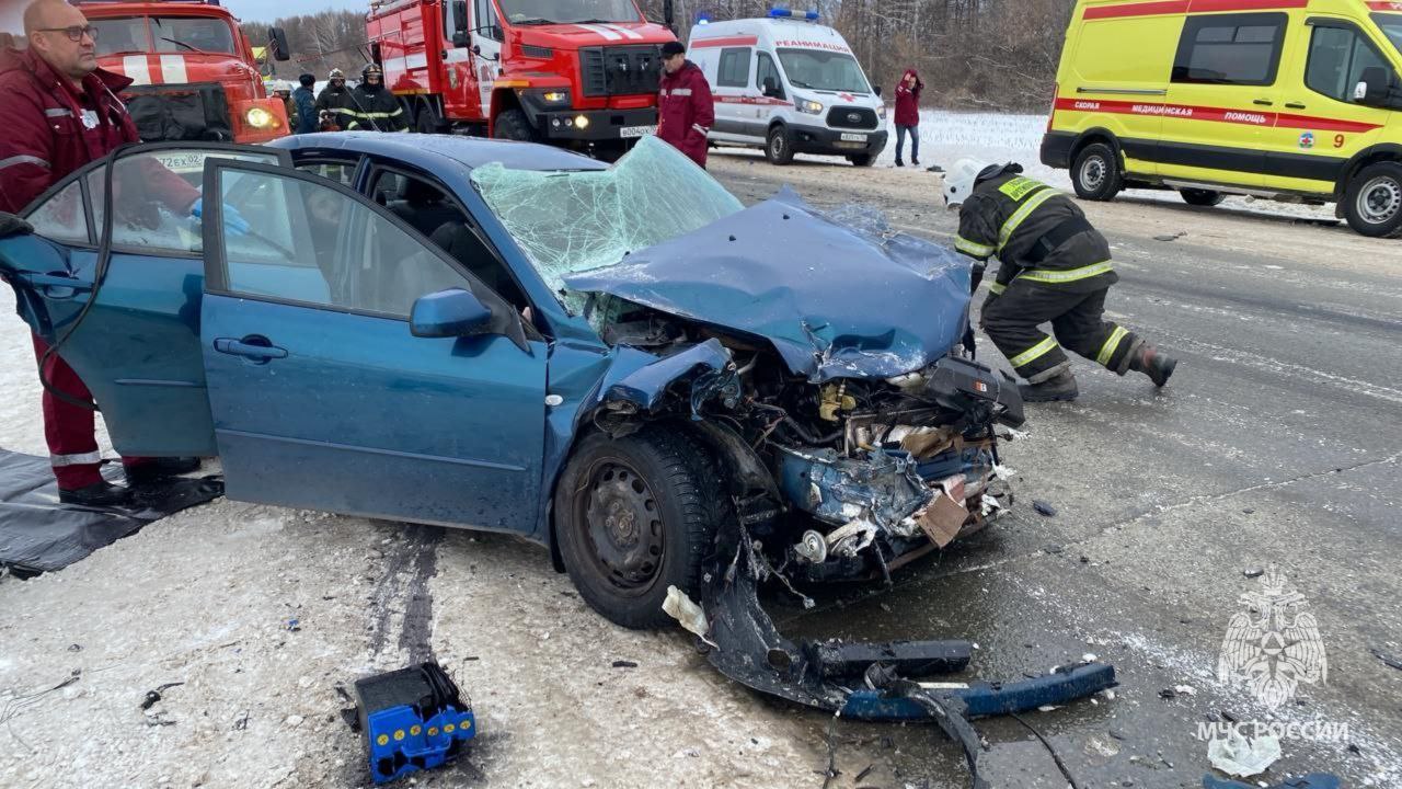 В жуткой автокатастрофе с тремя машинами на трассе Уфа-Оренбург пострадали  6 человек — Новости Оренбурга и Оренбургской области на РИА56