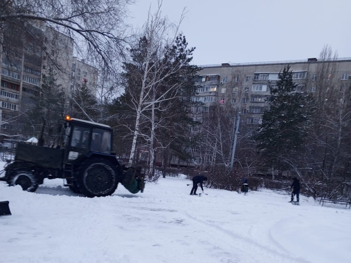 В Оренбурге после вмешательства прокуратуры начали лучше убирать снег —  Новости Оренбурга и Оренбургской области на РИА56