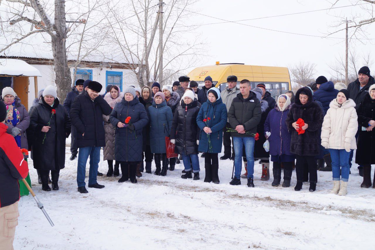 В Кваркенском районе увековечили память младшего лейтенанта Андрея Сорокина  — Новости Оренбурга и Оренбургской области на РИА56