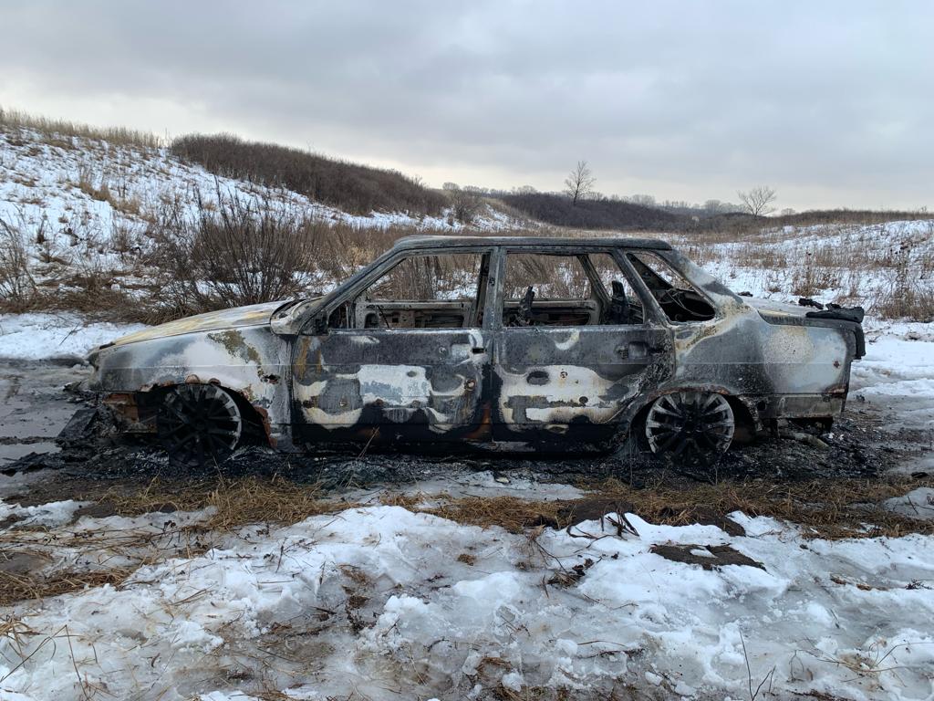 В Сакмарском районе рецидивист угнал машину и забуксовал в сугробах.  Автомобиль сгорел — Новости Оренбурга и Оренбургской области на РИА56