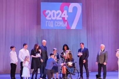 Кольцо на сцене. Паралимпийская чемпионка из Новотроицка Юлия Молчанова выходит замуж