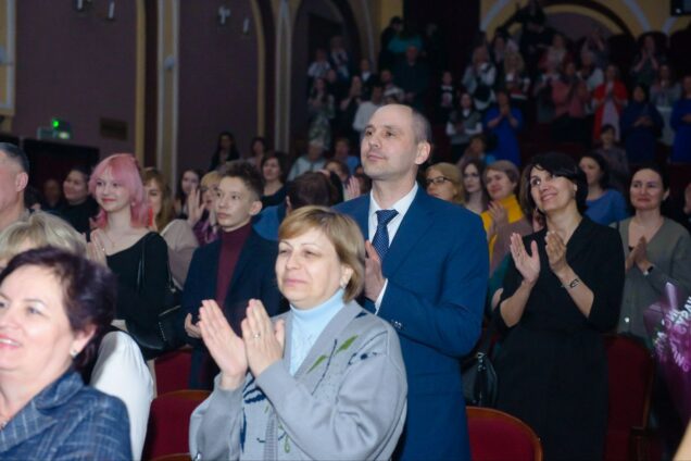 Паслер аплодировал стоя. В Оренбургском театре музкомедии давали мюзикл «Дама Пик»