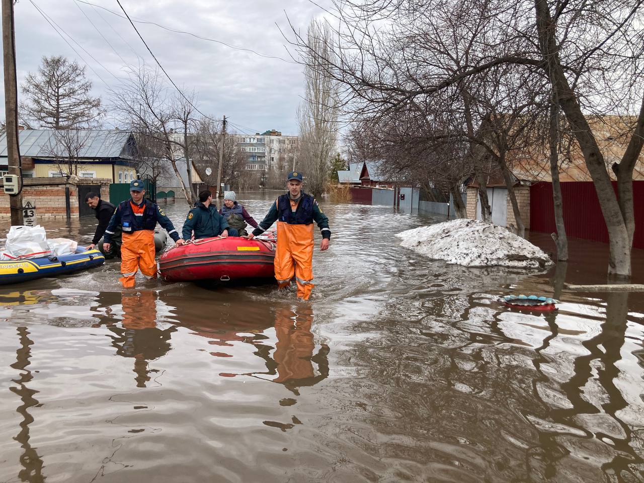 В Бузулуке продолжается эвакуация жителей с подтопленных территорий |  07.04.2024 | Новости Оренбурга - БезФормата