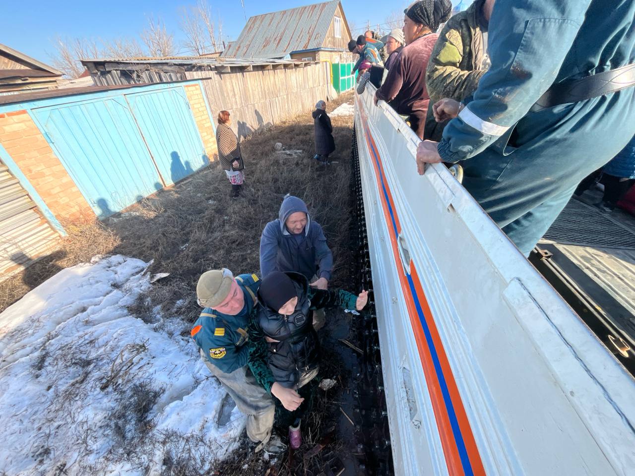 В селе Краснохолм развернут подвижный пункт управления губернатора  Оренбургской области — Новости Оренбурга и Оренбургской области на РИА56